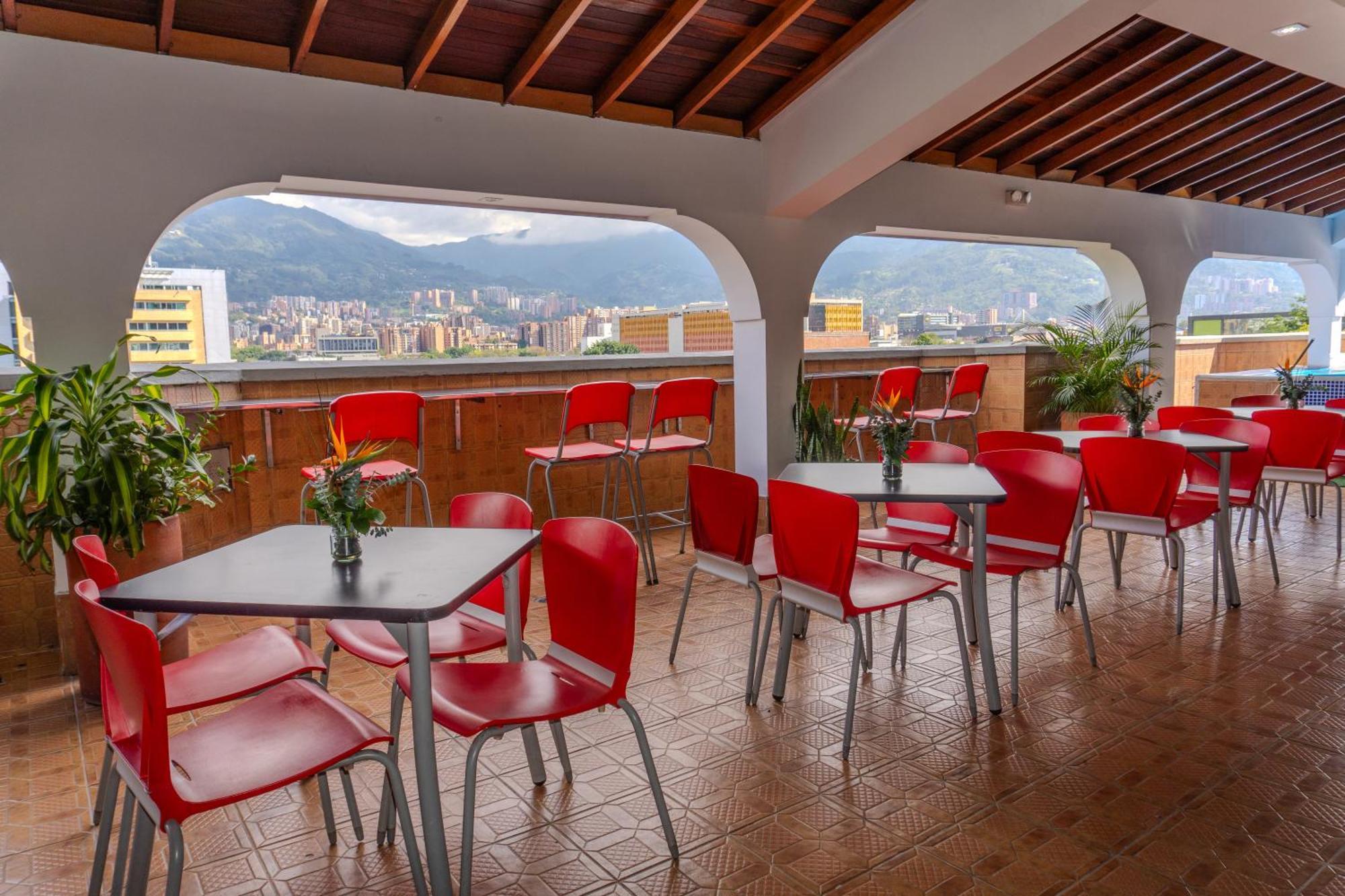 Hotel Alcaravan Medellín Esterno foto